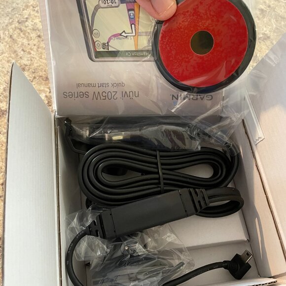 COLLECTOR Condition! Garmin NUVI 255WT. GPS Vehicle Navigation w/Window Suction. - Picture 7 of 9